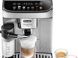 De'Longhi Magnifica Evo LatteCrema rendszerrel, teljesen automata kávéfőzelékből csésze ká