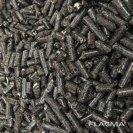 Pellet granulátum (napraforgóhéjból) a gyártótól.