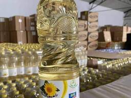 Golden sunflower oil with balanced fatty acids ideal for health focused cooking and nutrit